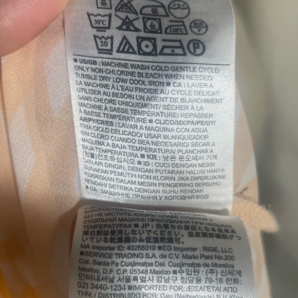 Banana Republic Sheer Blouse Peach with White Geometric Diamond Pattern Size L - Picture 7 of 8